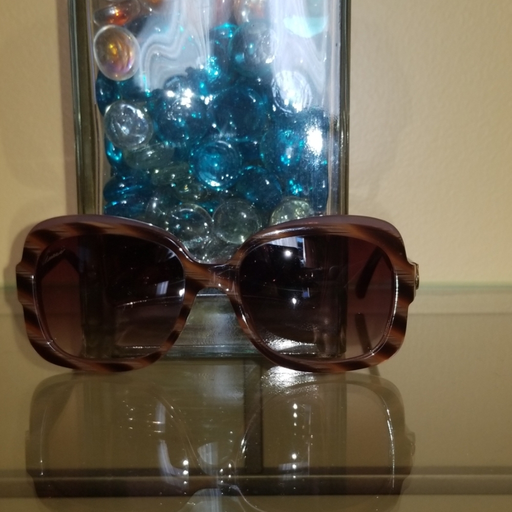 Authentic Gucci sunnies - Picture 2 of 8